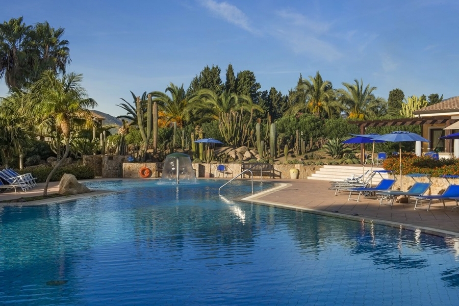 the-pool-hotel-a-Pula-Sardegna.jpg